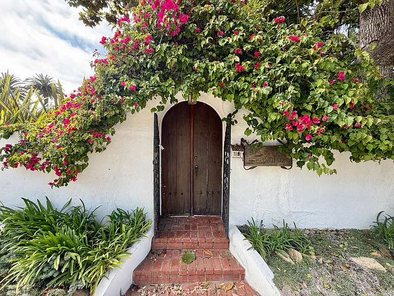 311 Amalfi Dr — Photo 93