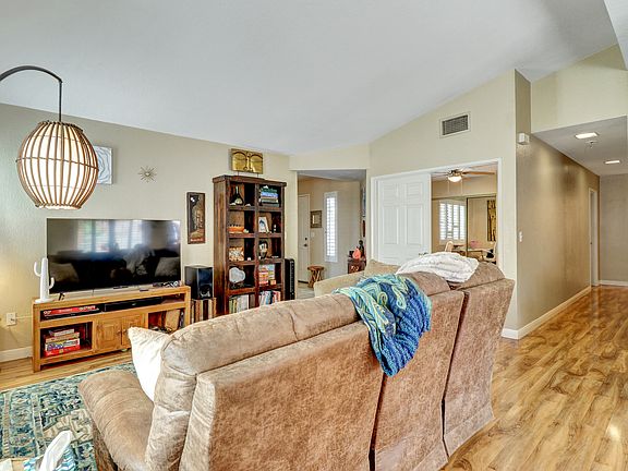 Living room 2