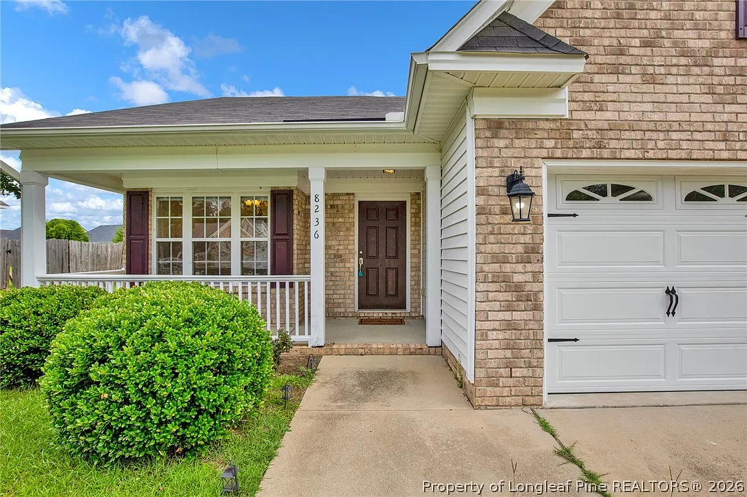 3 bed, 2.0 bath, 1968 sqft, $2,800 — Photo 3
