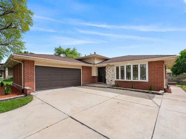 10403 Broadmoor Dr, Palos Hills, IL 60465
