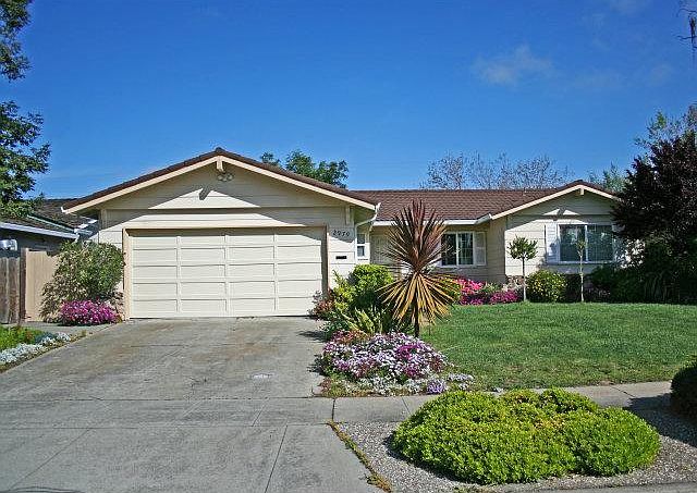 1st image of 2979 Heidi Dr