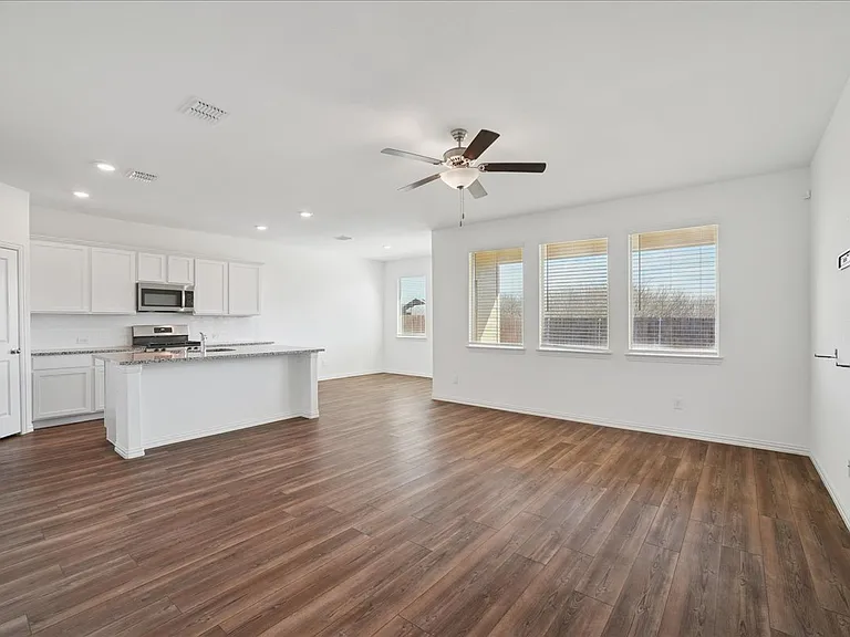 846 Sitwell Dr — Photo 5