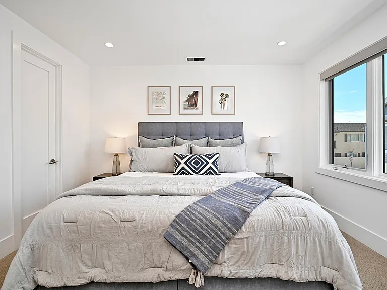 3940 Seashore Dr — Photo 23