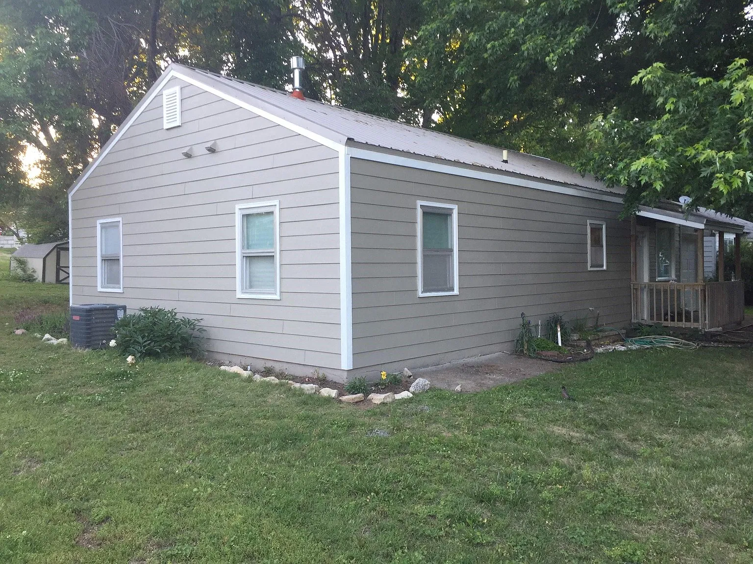 3 bed, 960 sqft, $1,150 — Photo 2