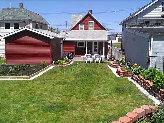 2nd image of 1239 E 26th St