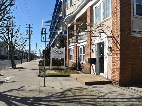 5th image of 916 Wesley Ave #2