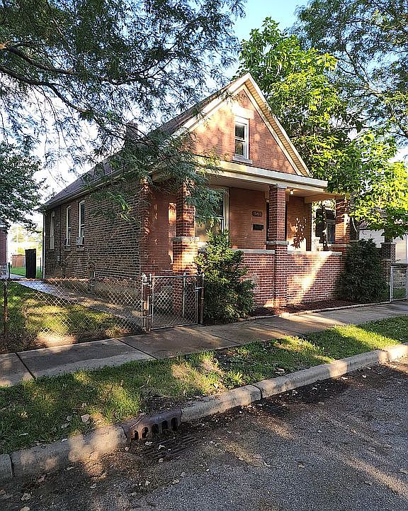 2nd image of 5413 Wood Ave #5415