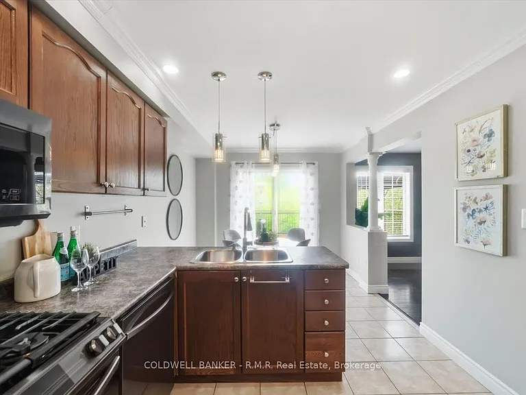 45 Angier Cres — Photo 12