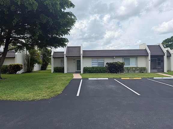 4th image of 127 LAKE REBECCA Drive