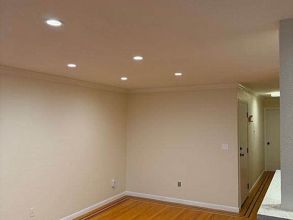 3rd image of 61 Rondel Pl #61
