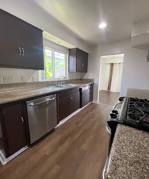 92 Glover Ct — Photo 6