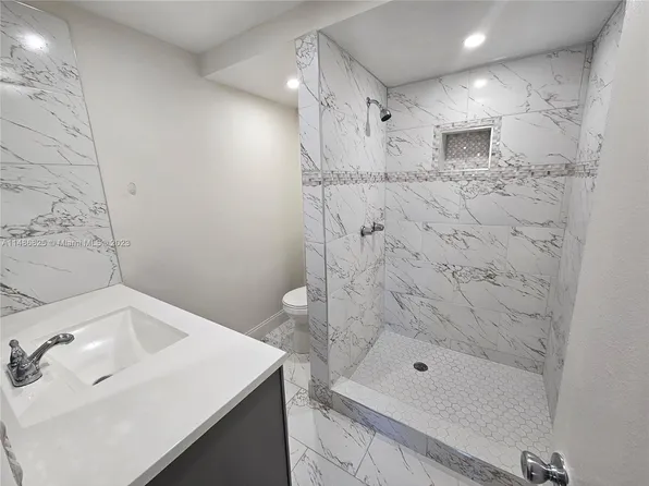 10090 NW 80th Ct APT 1216, Hialeah Gardens, FL 33016