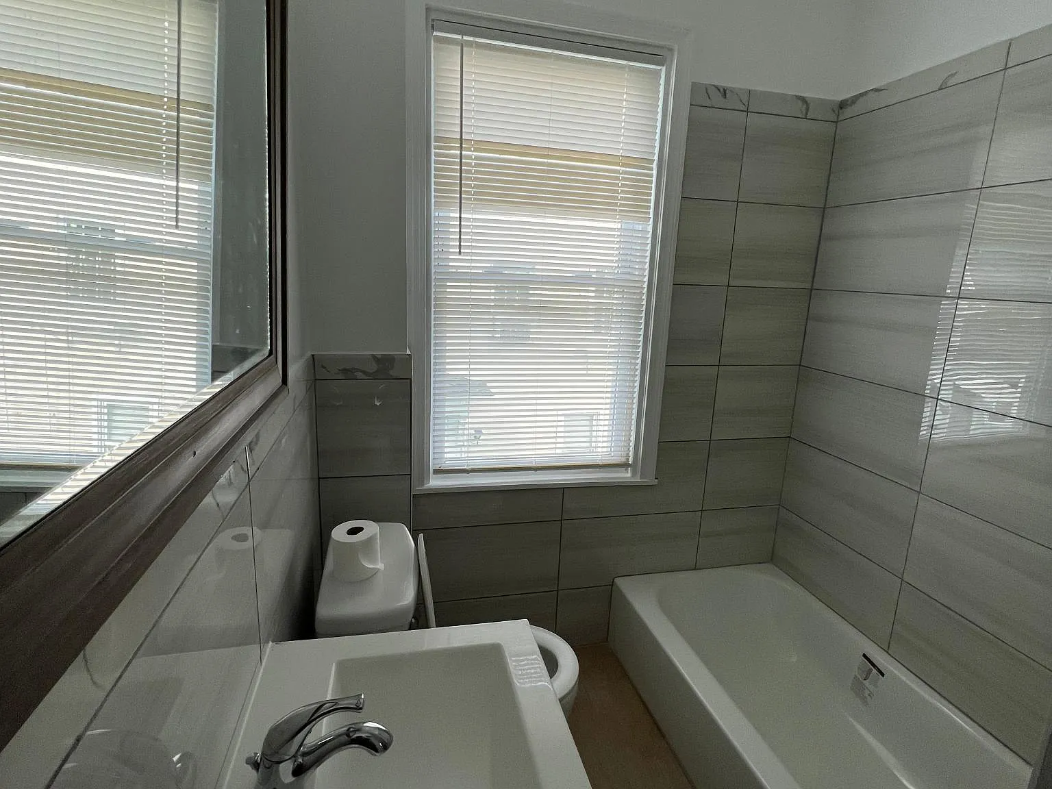 61 Florence St — Photo 3