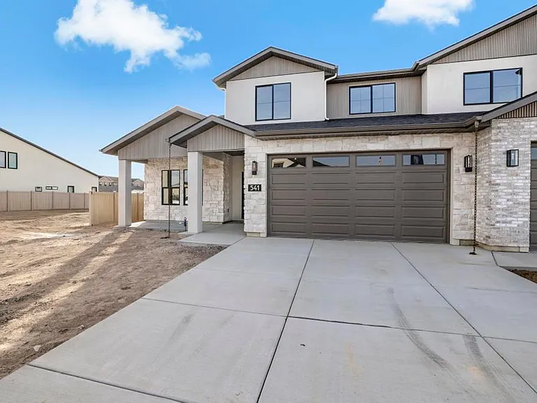 541 Canyon Falls Dr — Photo 3