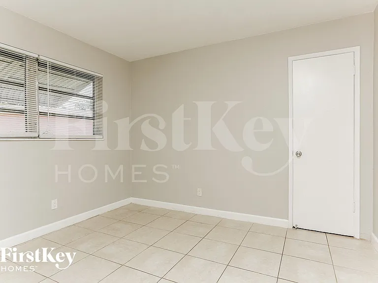 3611 NW 36th St — Photo 10