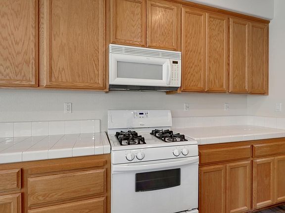 4th image of 3958 Martis St
