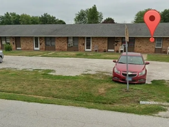 812 9th St W, Aledo, IL 61231