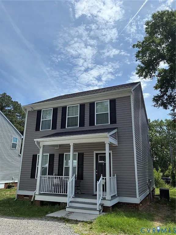 3 bed, 2.5 bath, 1400 sqft, $2,400 — Photo 1