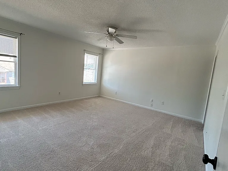 2505 W Broad St #1-221 — Photo 7