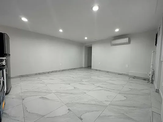 Rented by EXR | media 2