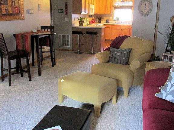 3rd image of 110 Cherry Ct APT 4