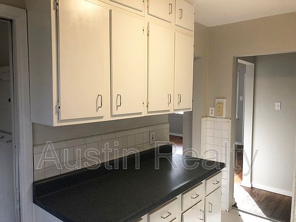 5th image of 1162 Margaret Ln