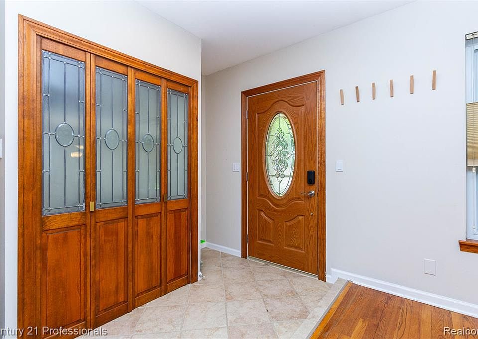 6361 Emerald Lake Dr, photo 5