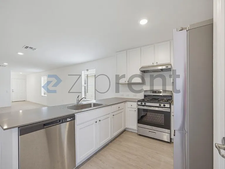 4431 Martin Way — Photo 11