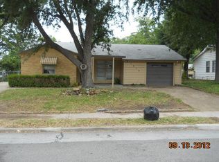 1810 Finley Rd, Irving, TX 75062