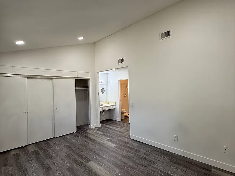5678 Surrey Ln — Photo 18