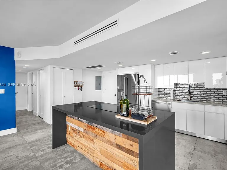 7135 Collins Ave #736 — Photo 6
