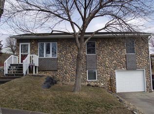 726 N Taylor Ave, Pierre, SD 57501