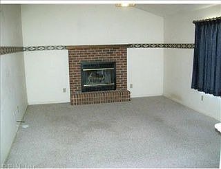 4th image of 1524 River Creek Cres