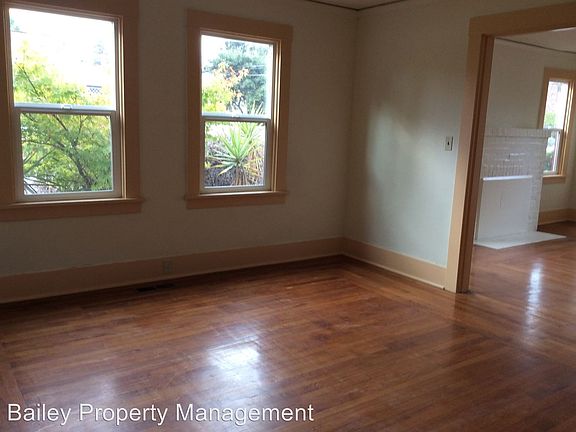 5th image of 304 Grant St