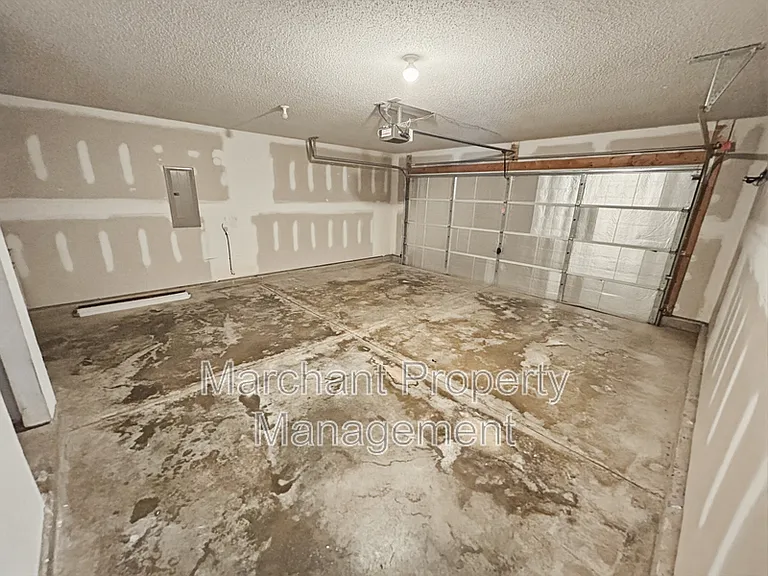 776 Waterbrook Ln — Photo 47