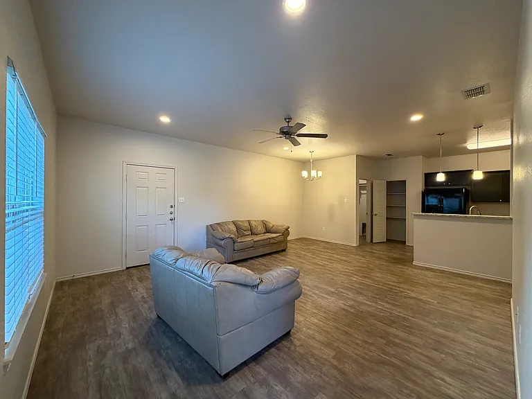 11626 Evanston Ave — Photo 4
