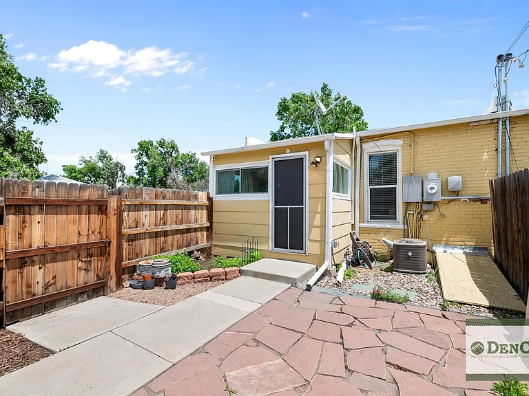 2401 S Bannock St — Photo 19