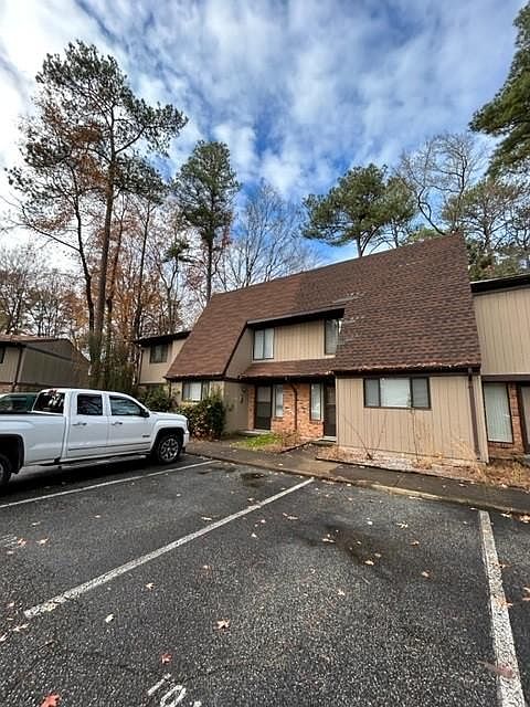 1st image of 1011 Willow Green Dr