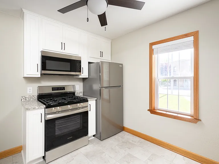 2304 E Holt Ave #2304 — Photo 2