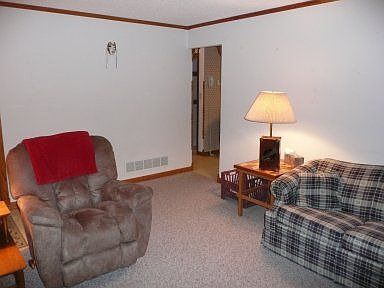 Livingroom to kitchen