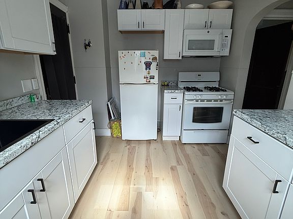 4th image of 231 Morgan St #4