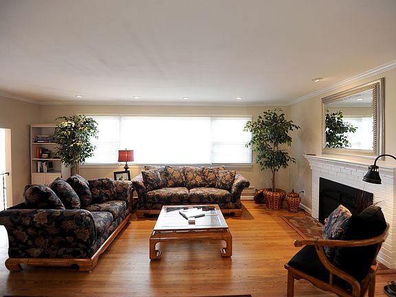 4th image of 2806 S Grant St