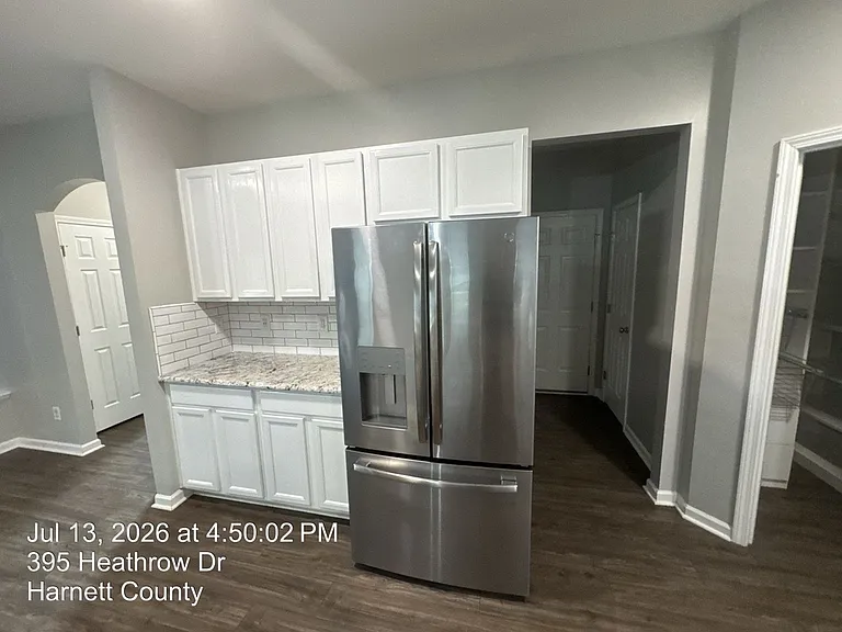 395 Heathrow Dr — Photo 16
