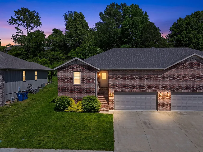 1420 S Treetop Ct — Photo 3