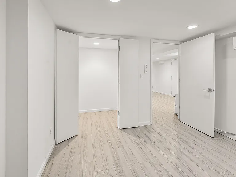 851 Hart St #1 — Photo 19