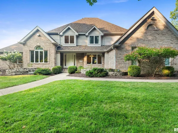 9804 N Townsend Dr, Peoria, IL 61615