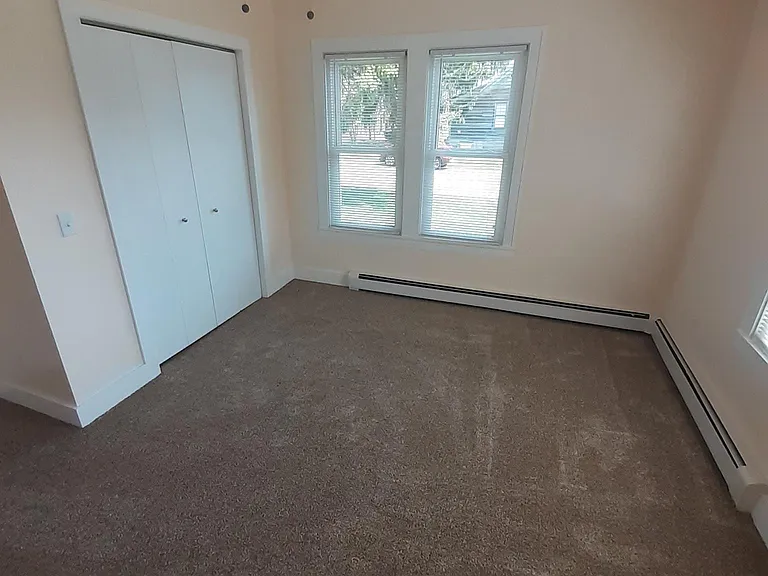 302 Main St W — Photo 11