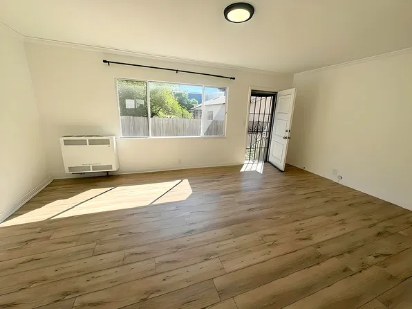 3415 S Bronson Ave, Los Angeles, CA