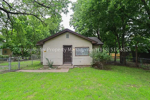 1928 N Columbia Pl Photo 1