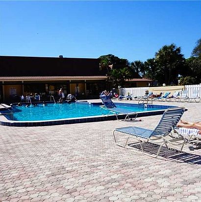 4th image of 2905 SW 22nd Cir #2030